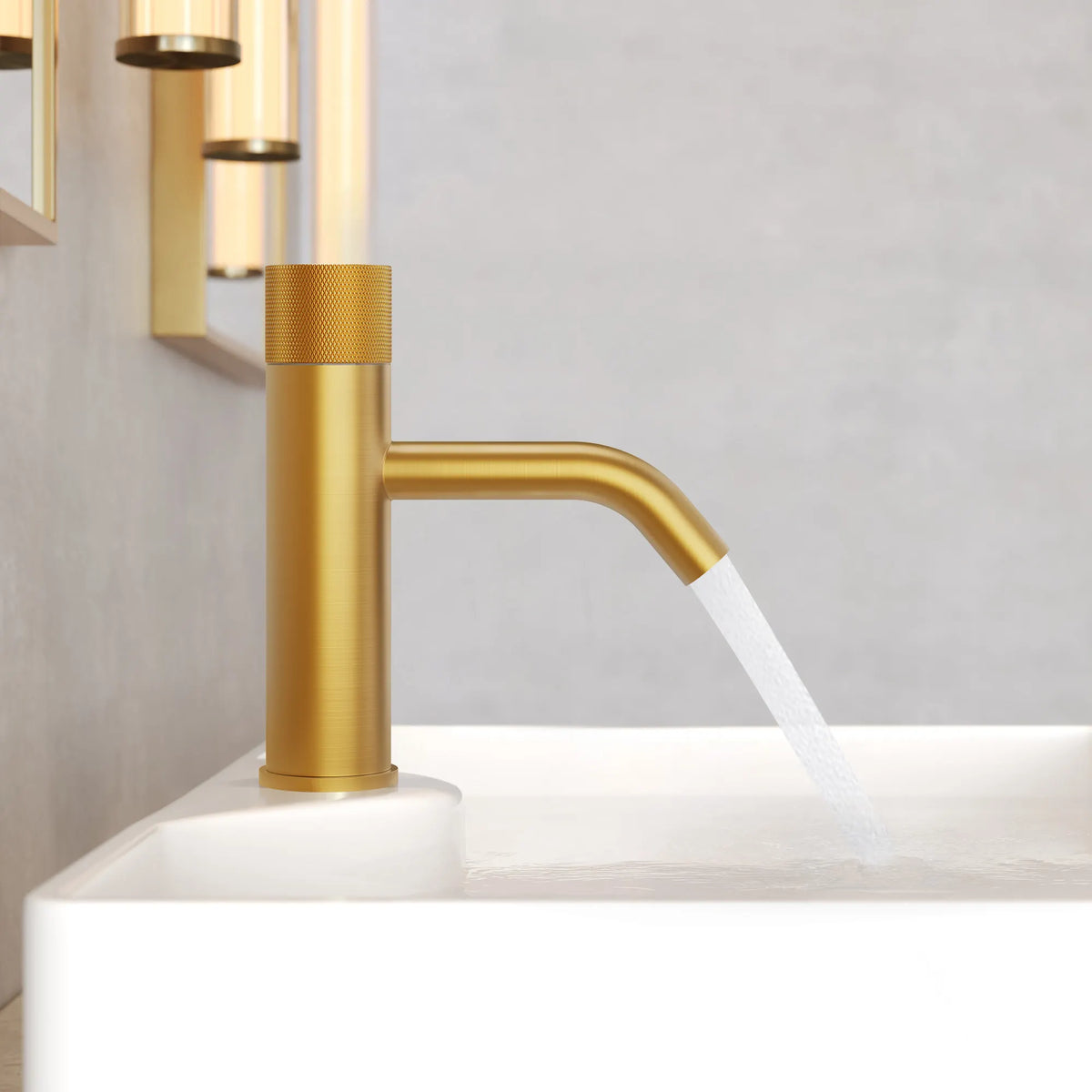 Single-Handle Bathroom Sink Faucet With Pop-Up Drain