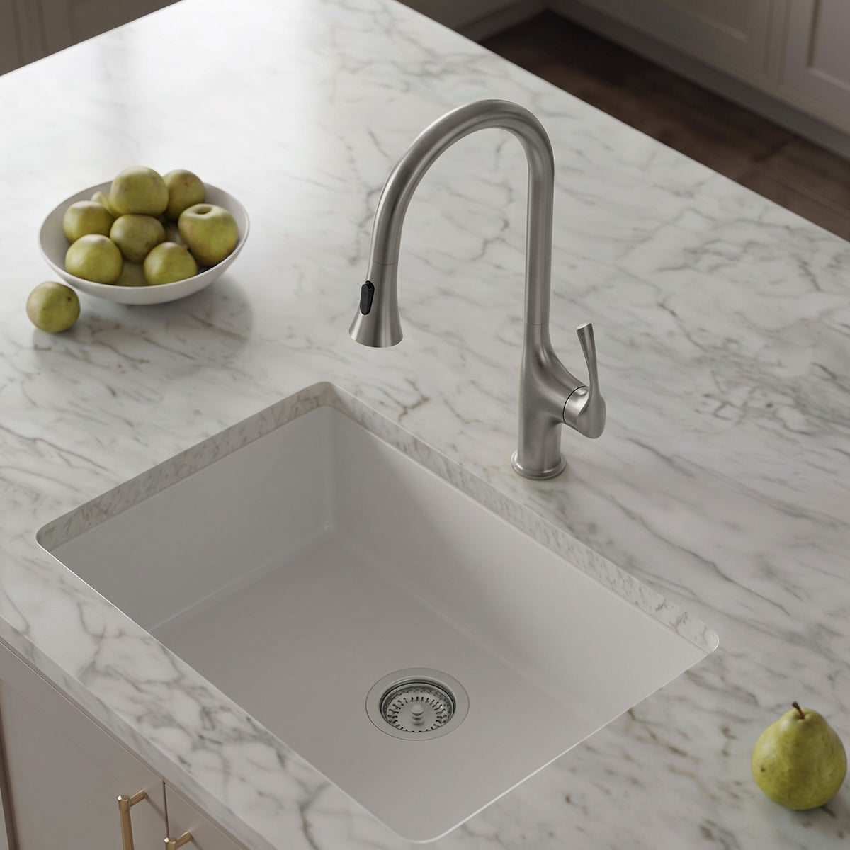 Pull-Down Kitchen Faucet with Dual-Mode Sprayer and Swivel Spout