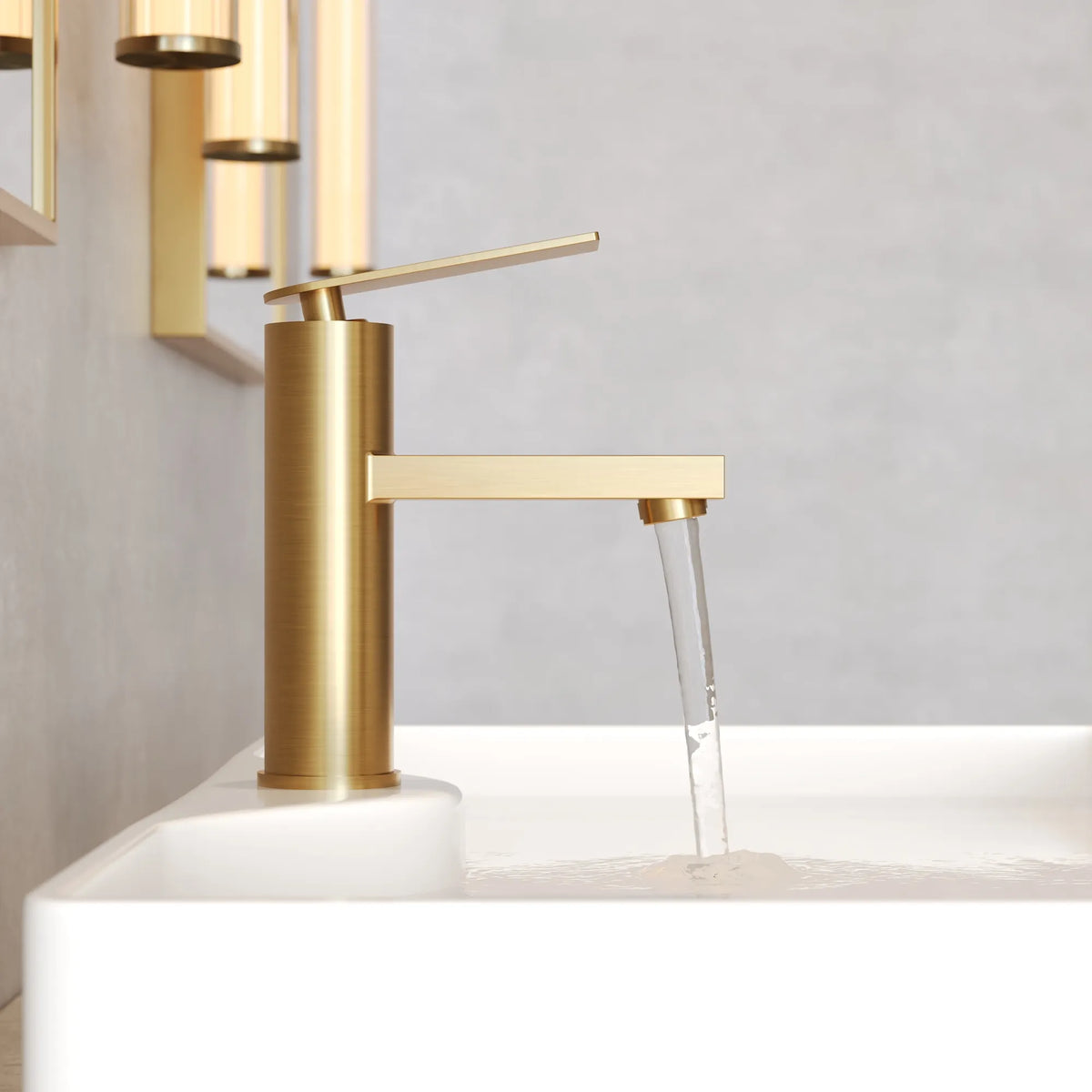 Single-Hole Bathroom Sink Faucet With Pop-Up Drain