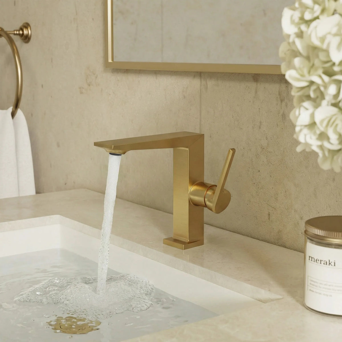 Single-Handle Bathroom Sink Faucet With Pop-Up Drain