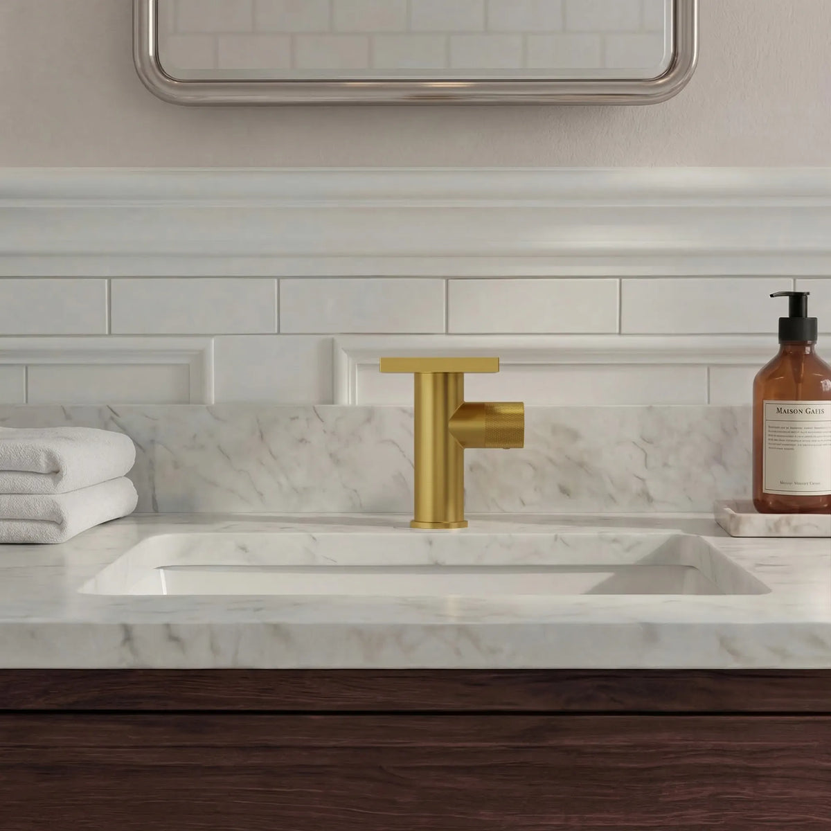 Single-Handle Bathroom Sink Faucet With Waterfall Spout And Pop-Up Drain