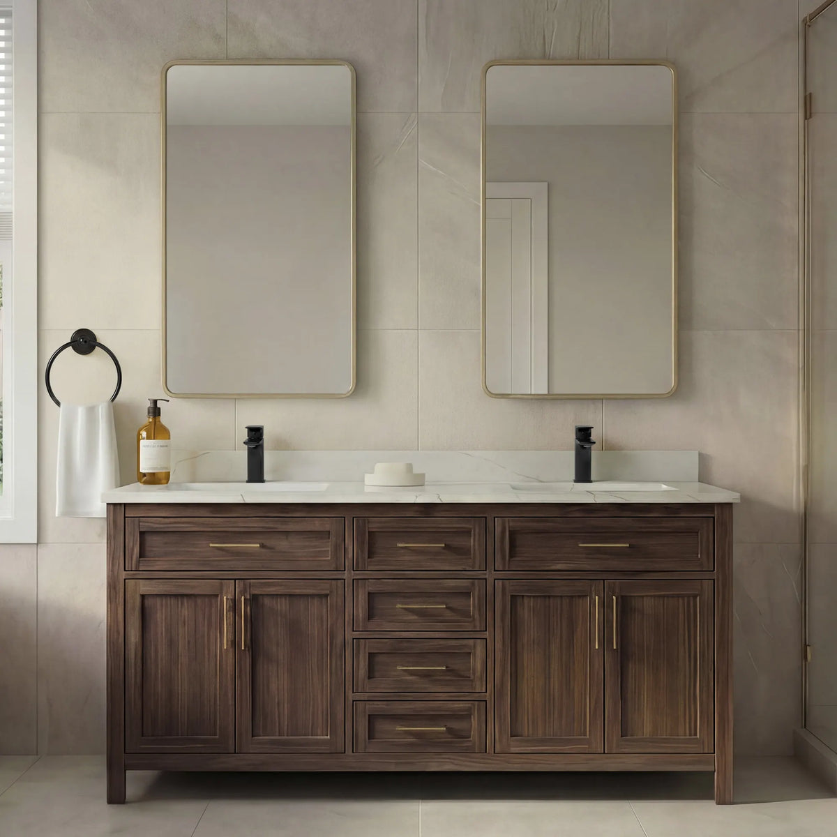 Single-Handle Bathroom Sink Faucet With Pop-Up Drain