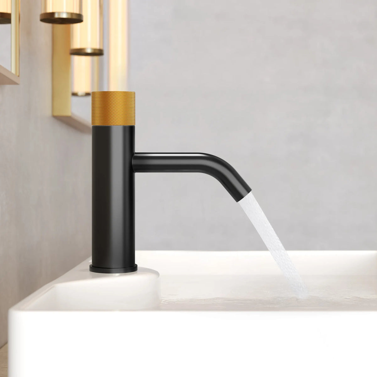 Single-Handle Bathroom Sink Faucet With Pop-Up Drain