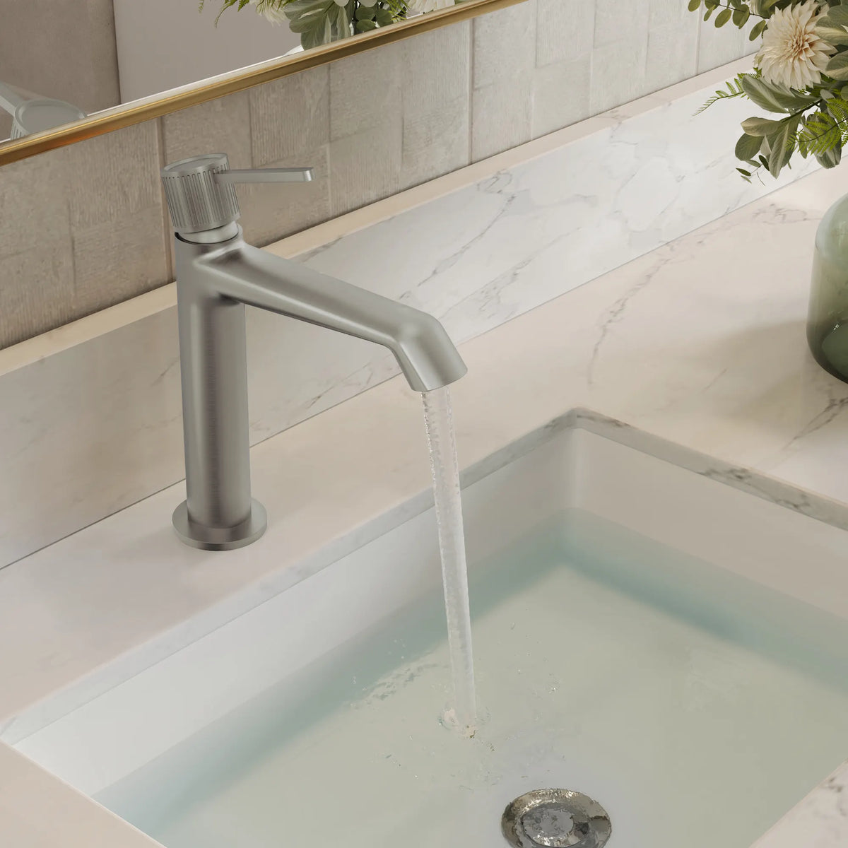 Single-Handle Bathroom Sink Faucet With Pop-Up Drain