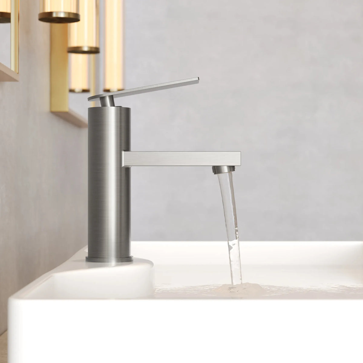 Single-Hole Bathroom Sink Faucet With Pop-Up Drain