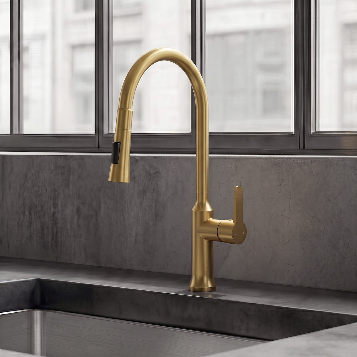 Single-Handle Pull-Down Kitchen Faucet With Dual Spray Modes