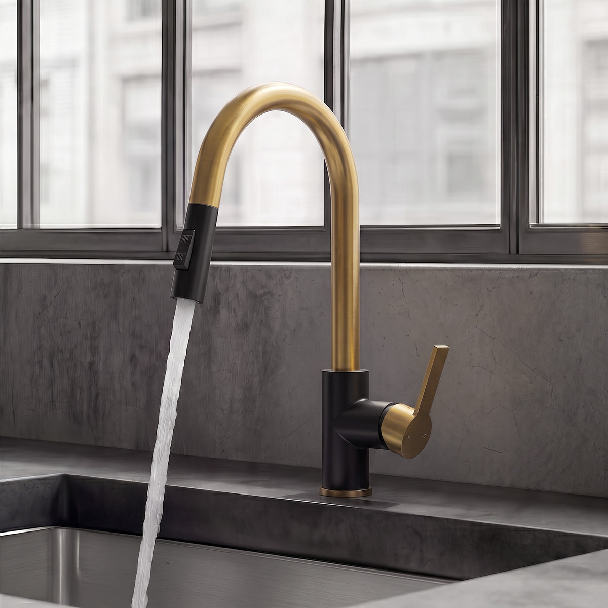 Single-Handle Pull-Down Kitchen Faucet with Dual Spray Modes