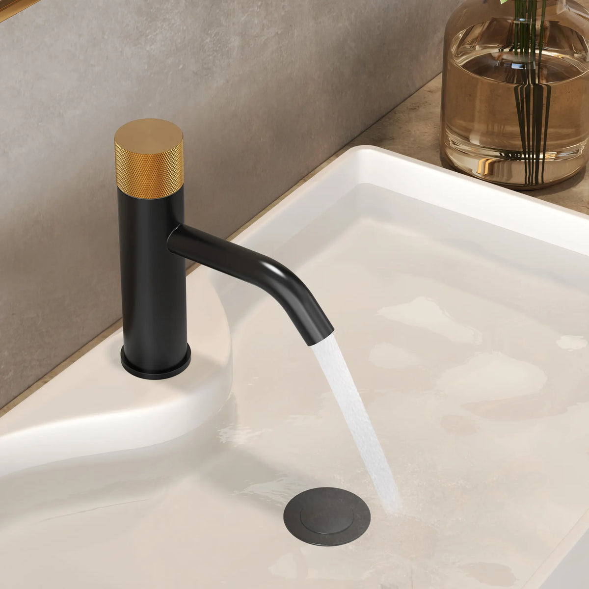 Single-Handle Bathroom Sink Faucet With Pop-Up Drain