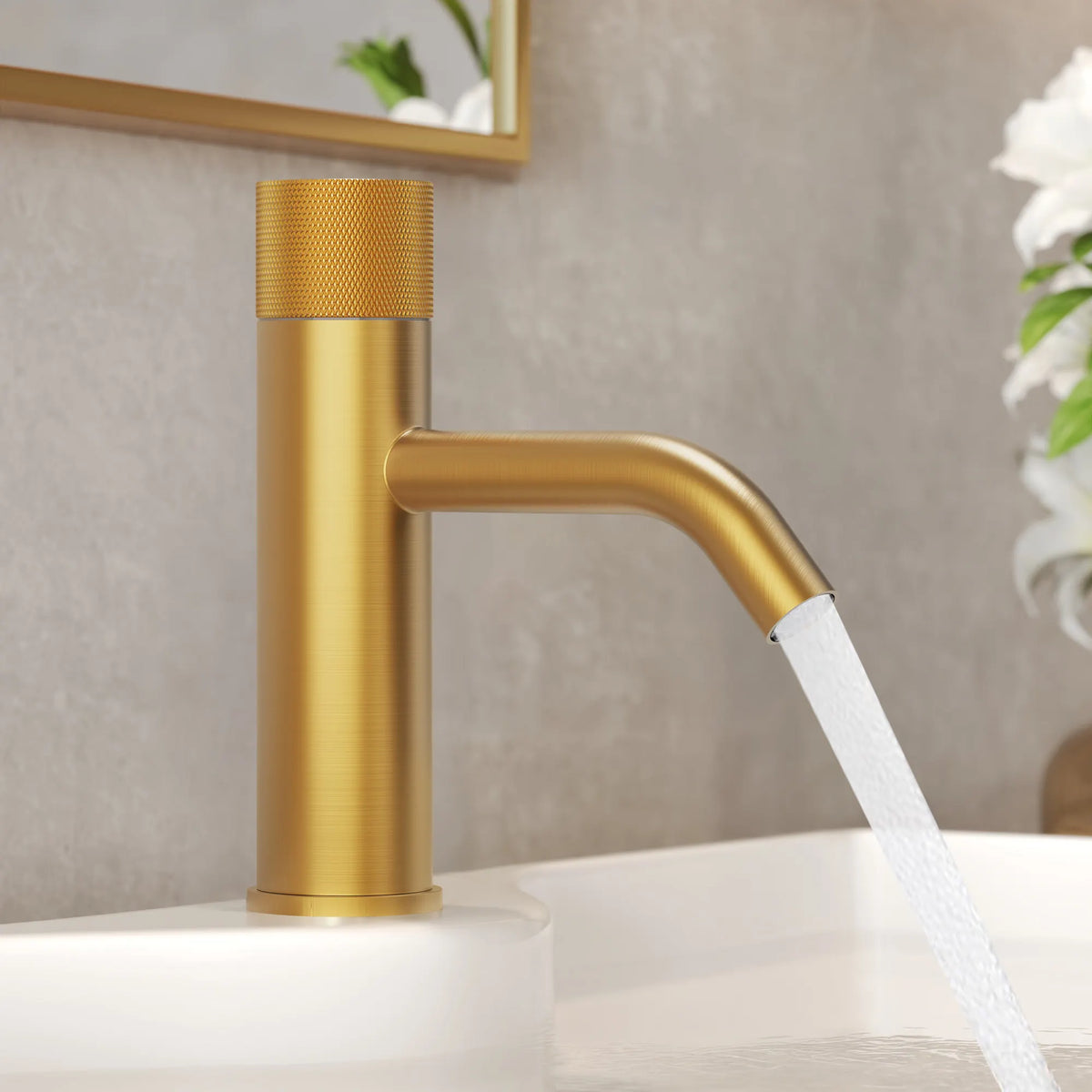 Single-Handle Bathroom Sink Faucet With Pop-Up Drain