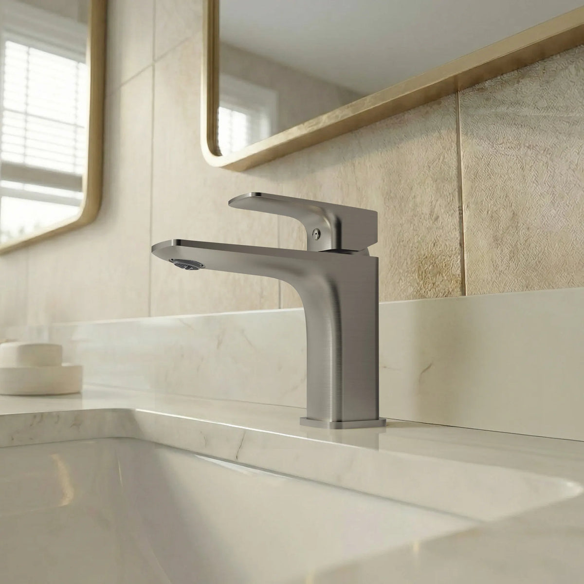 Single-Handle Bathroom Sink Faucet With Pop-Up Drain