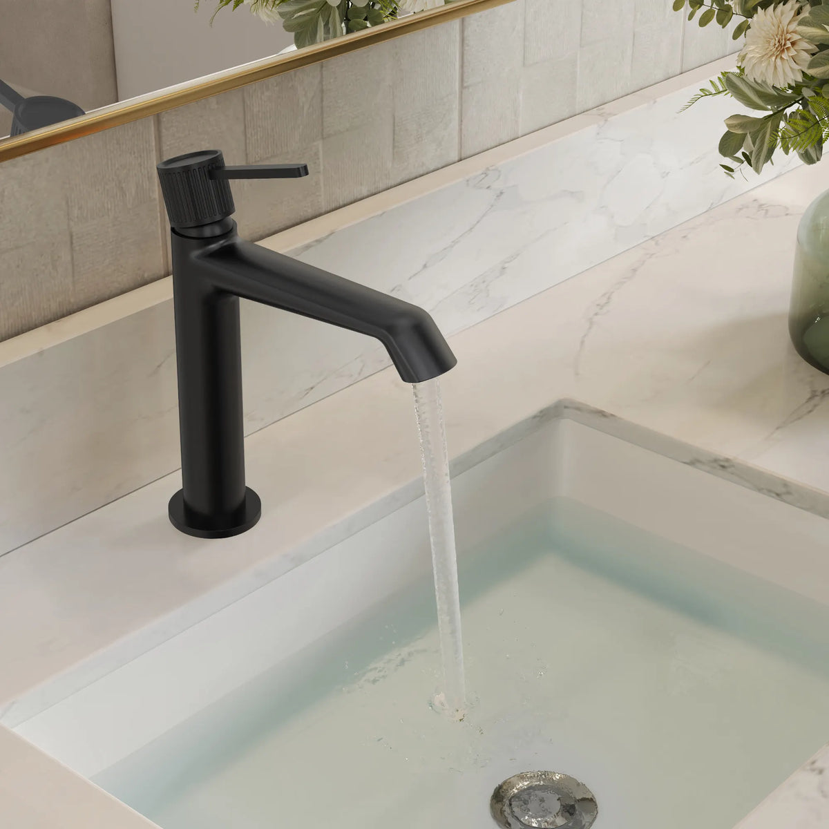 Single-Handle Bathroom Sink Faucet With Pop-Up Drain