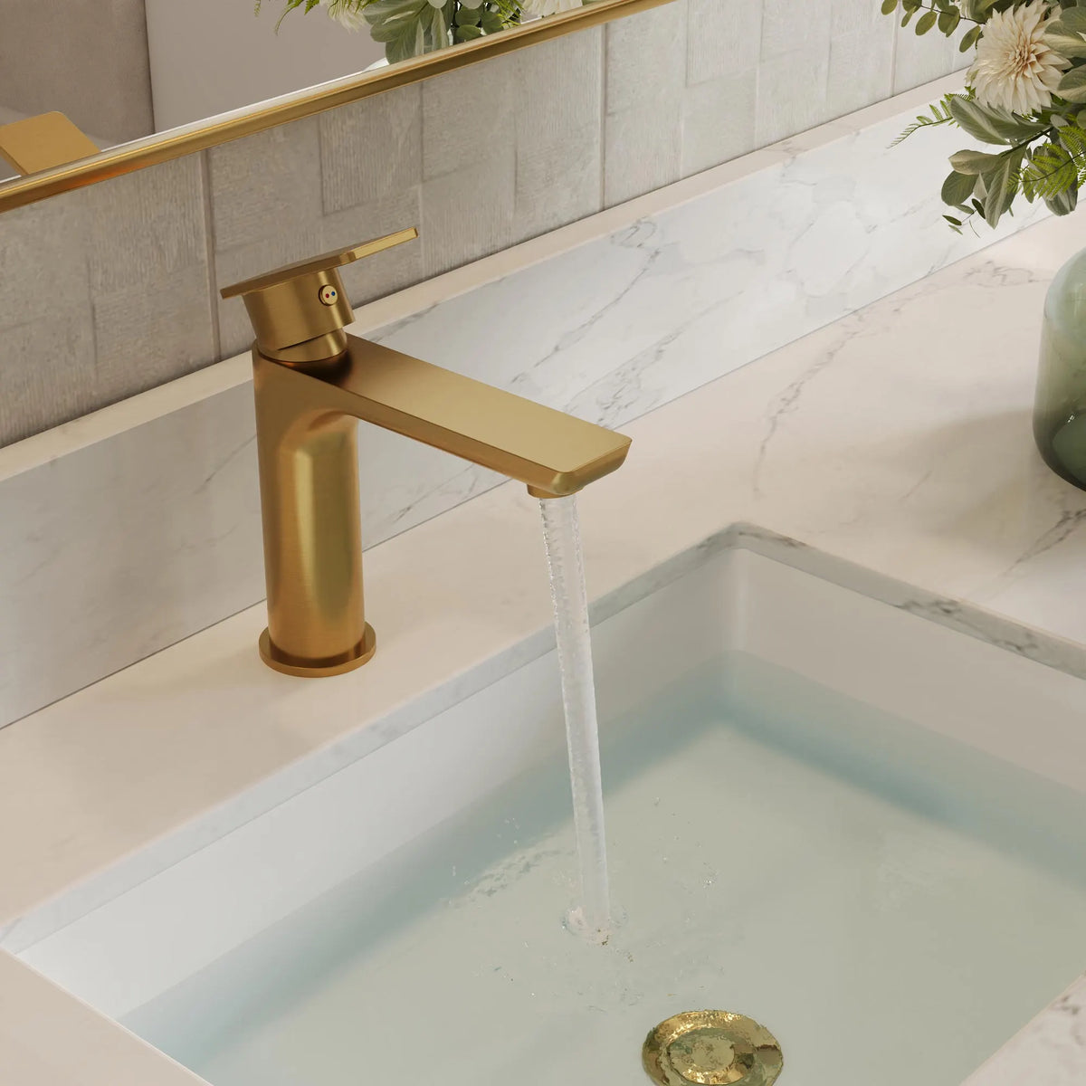 Single-Handle Bathroom Sink Faucet With Pop-Up Drain