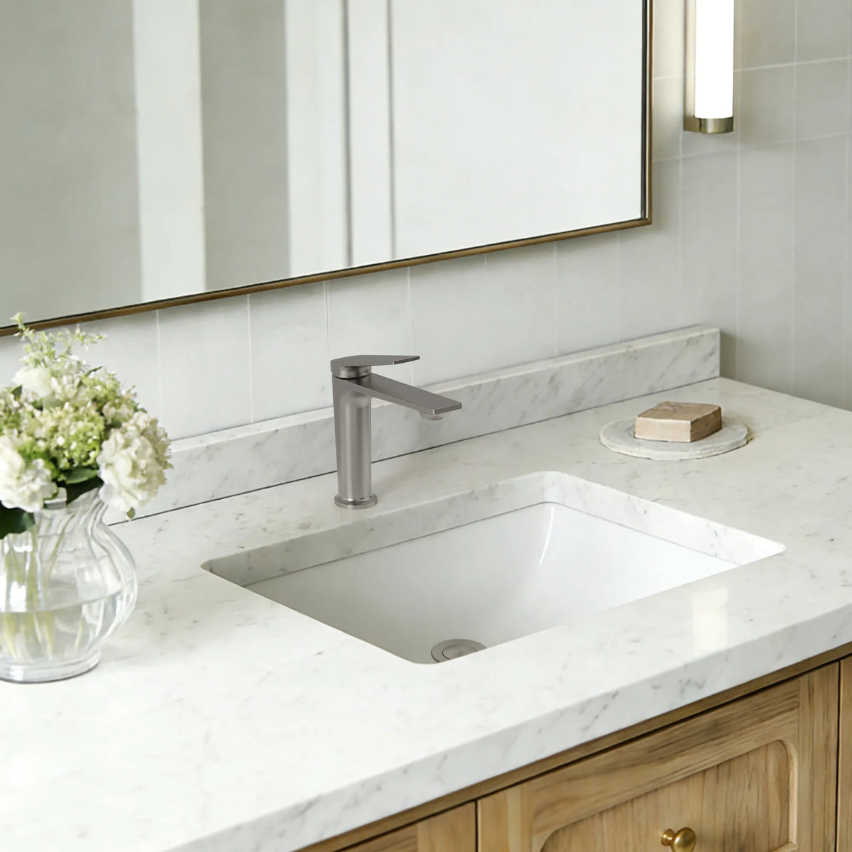 Single-Handle Bathroom Sink Faucet With Pop-Up Drain