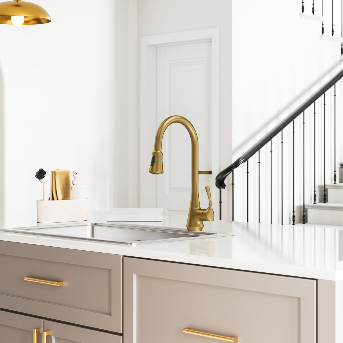 Single-Handle Pull-Down Kitchen Faucet With Dual Spray Modes