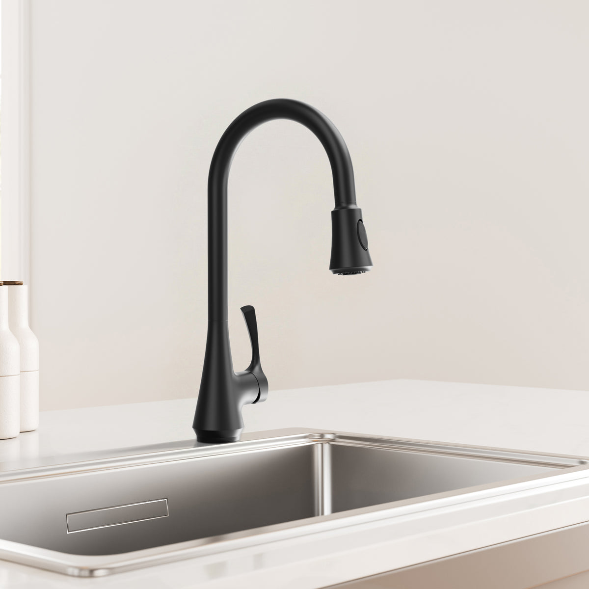 Single-Handle Pull-Down Kitchen Faucet With Dual Spray Modes