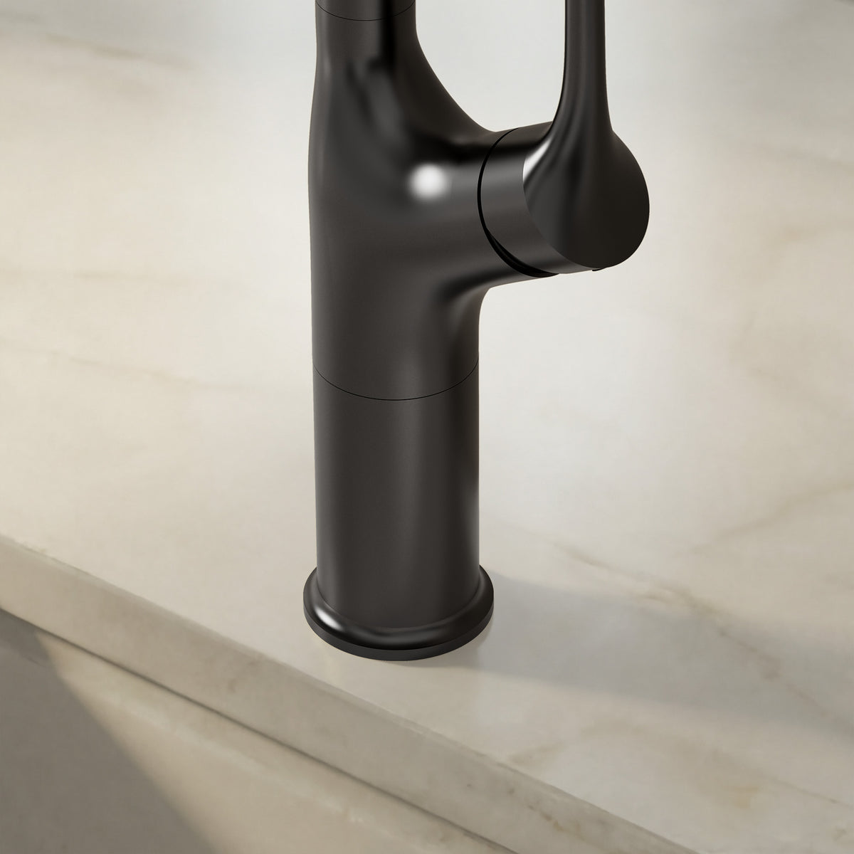 Single-Handle Pull-Down Kitchen Faucet With Dual Spray Modes