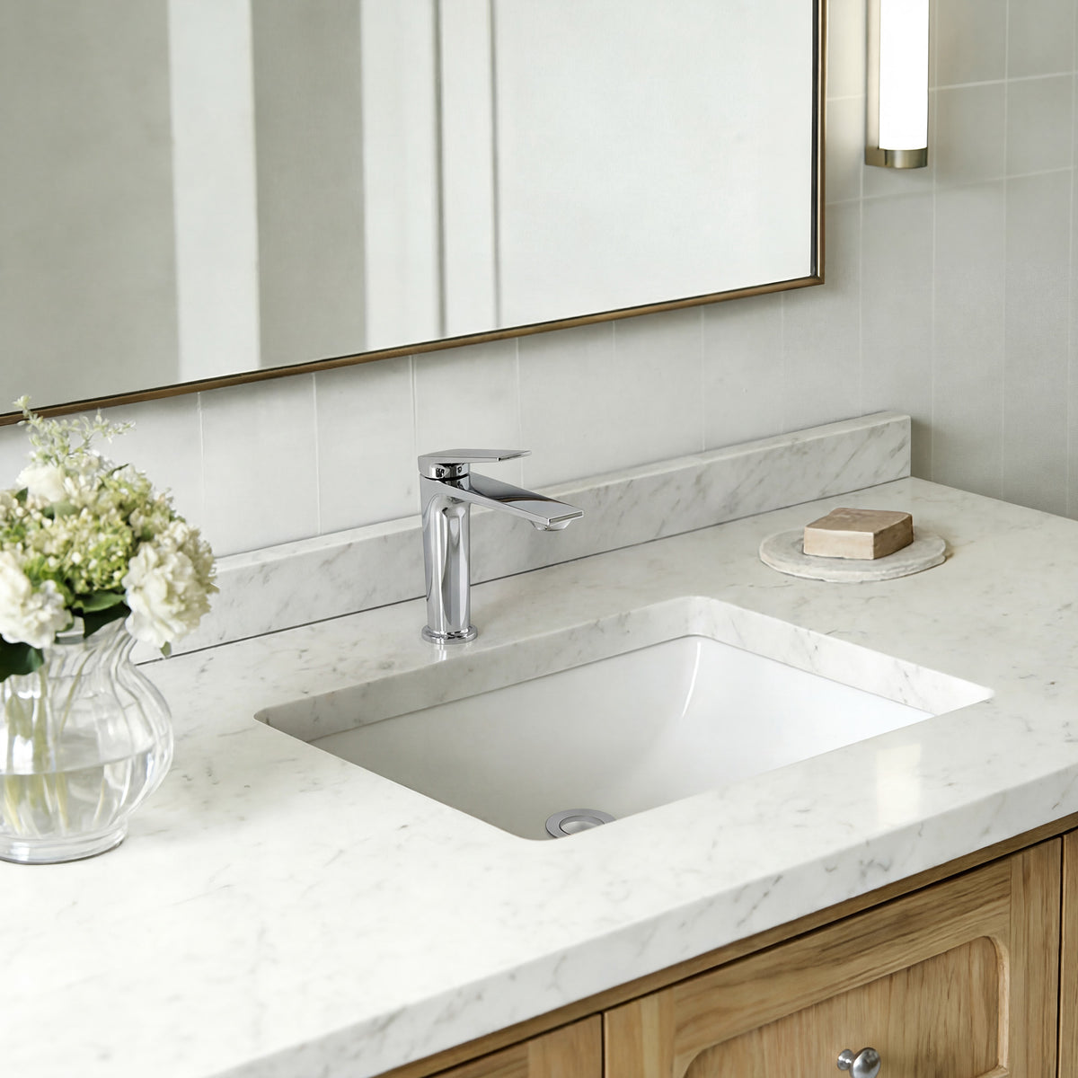 Single-Handle Bathroom Sink Faucet With Pop-Up Drain