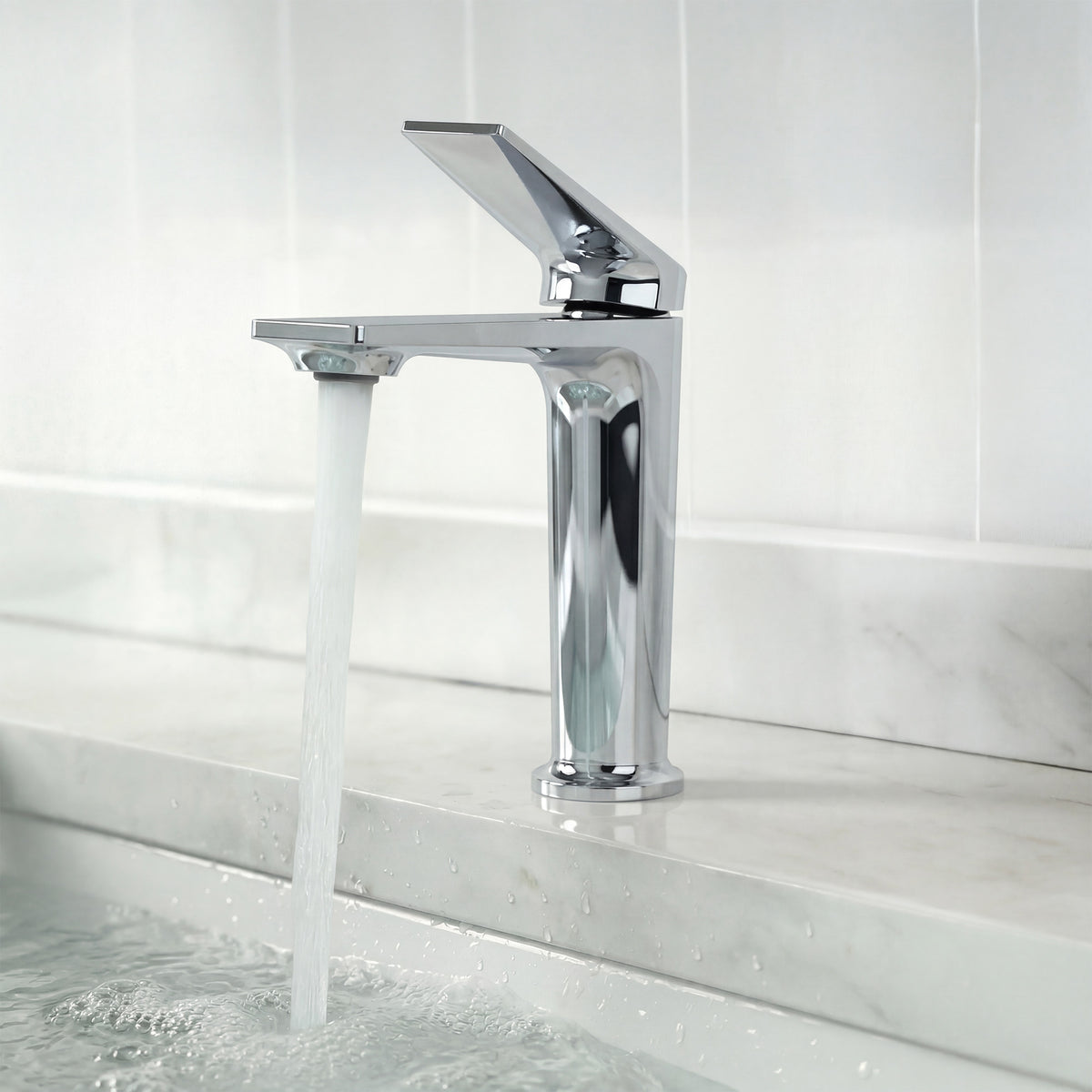 Single-Handle Bathroom Sink Faucet With Pop-Up Drain