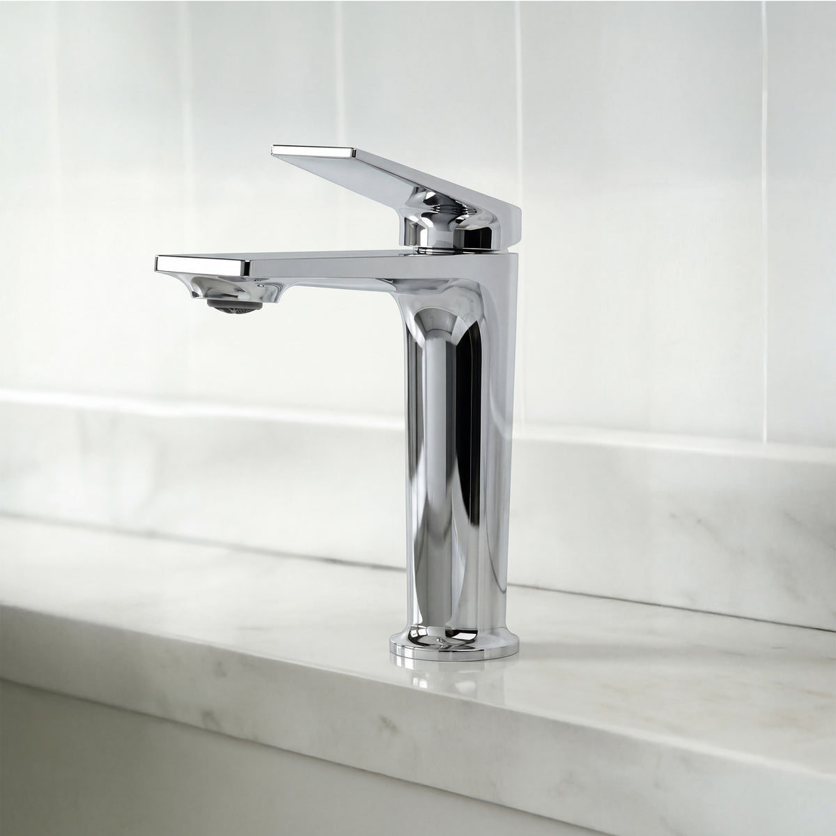Single-Handle Bathroom Sink Faucet With Pop-Up Drain