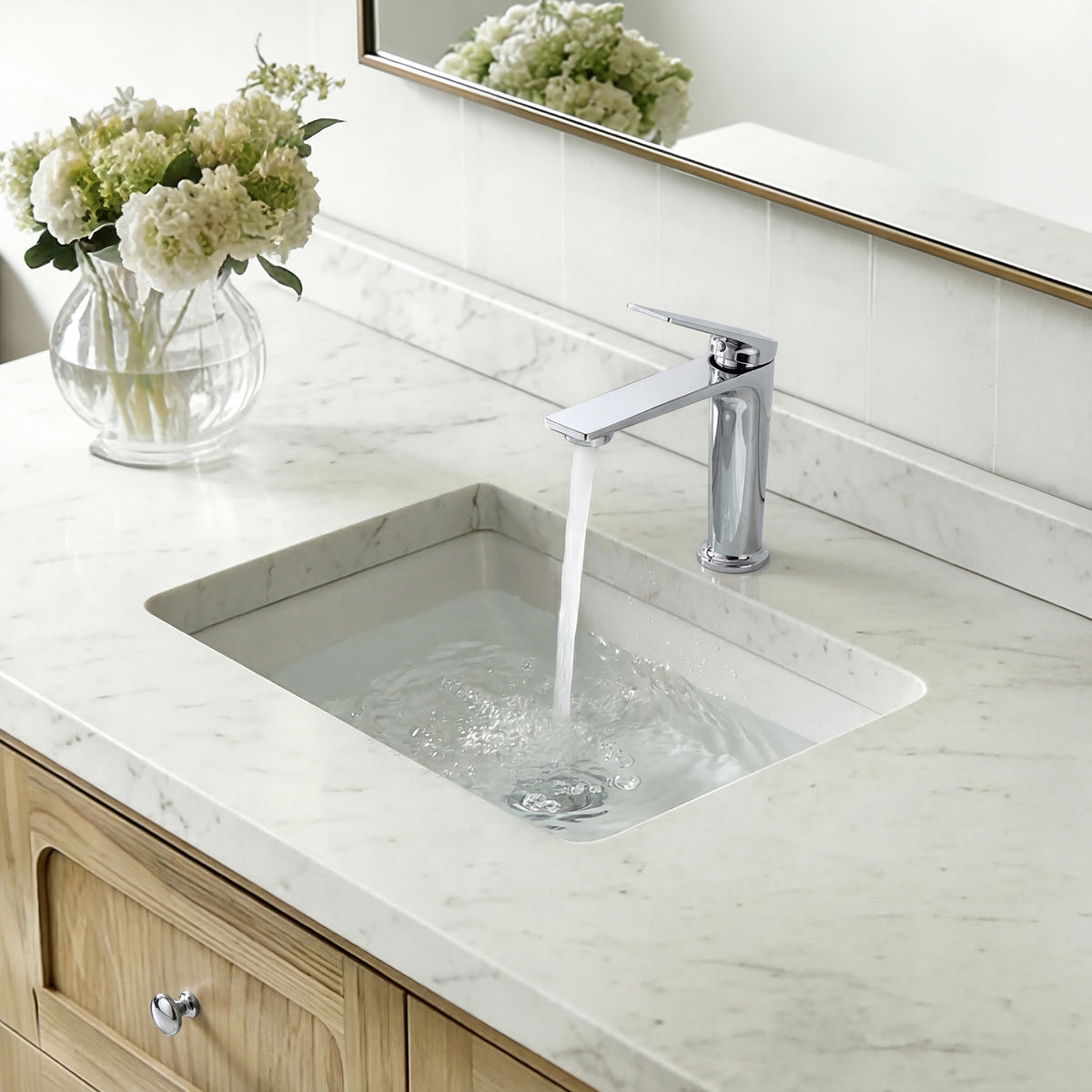 Single-Handle Bathroom Sink Faucet With Pop-Up Drain