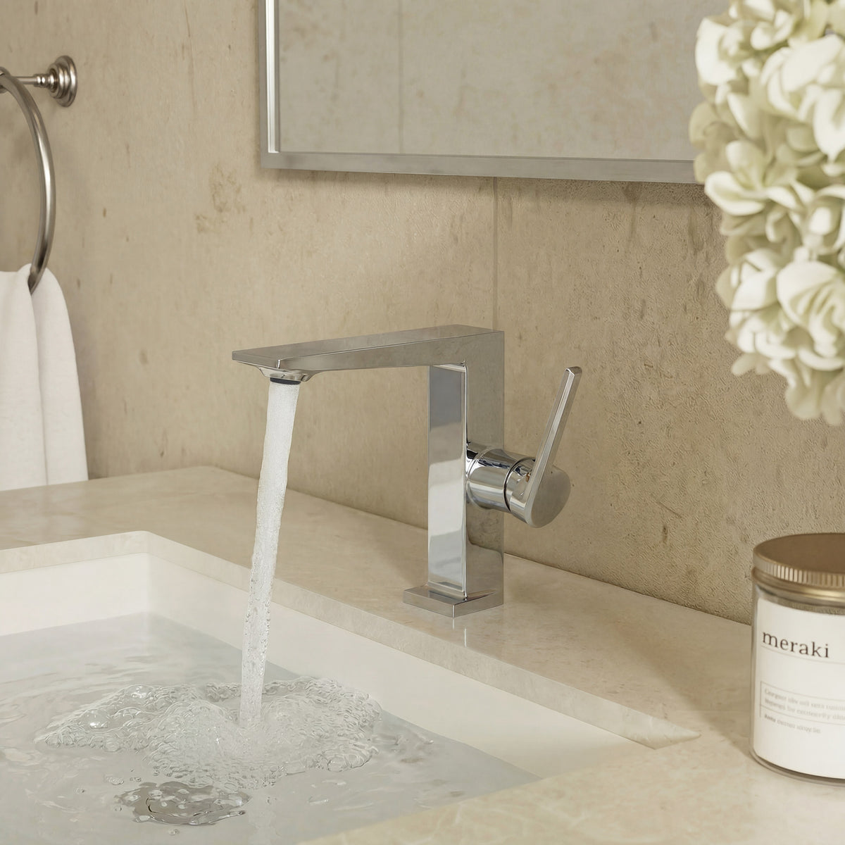 Single-Handle Bathroom Sink Faucet With Pop-Up Drain