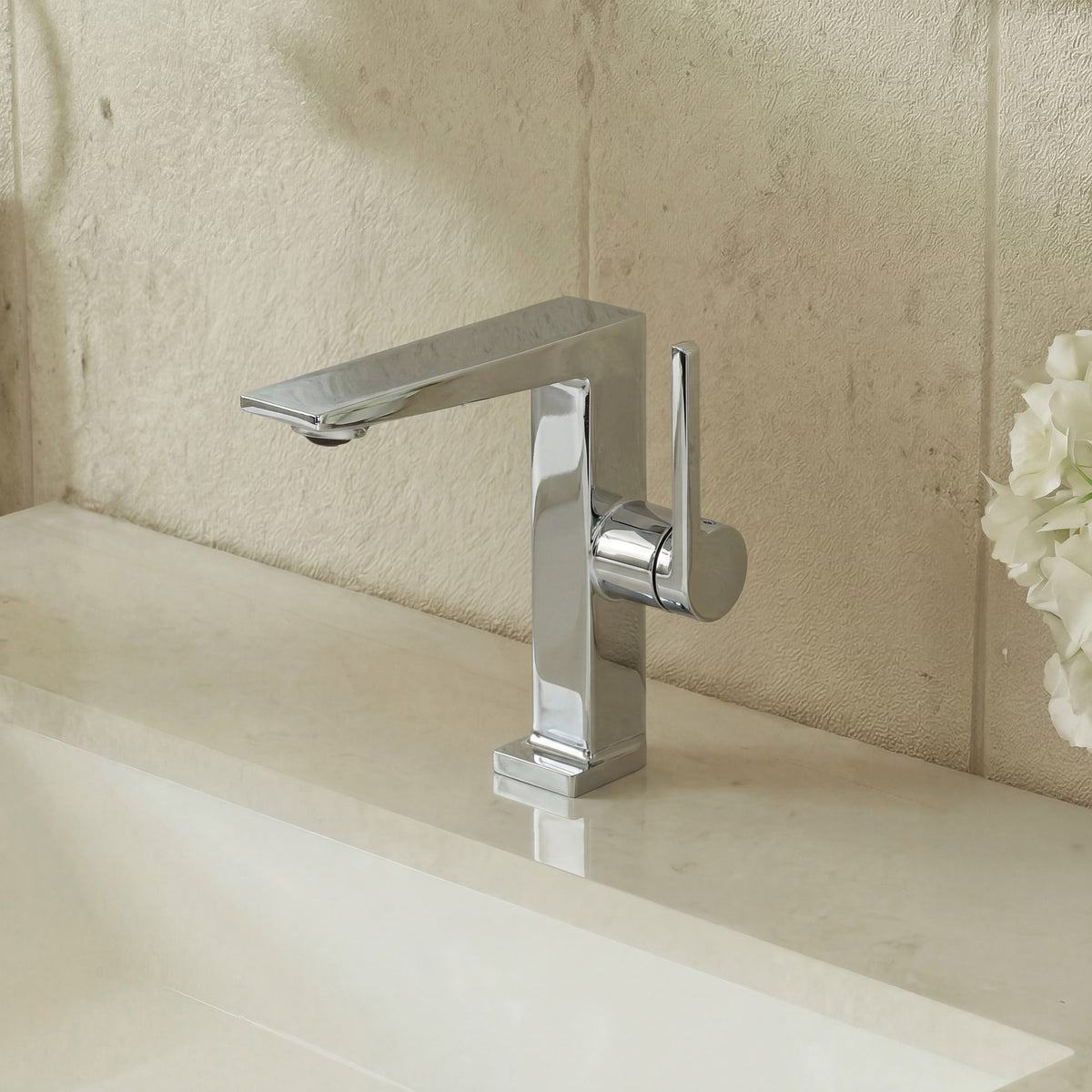 Single-Handle Bathroom Sink Faucet With Pop-Up Drain
