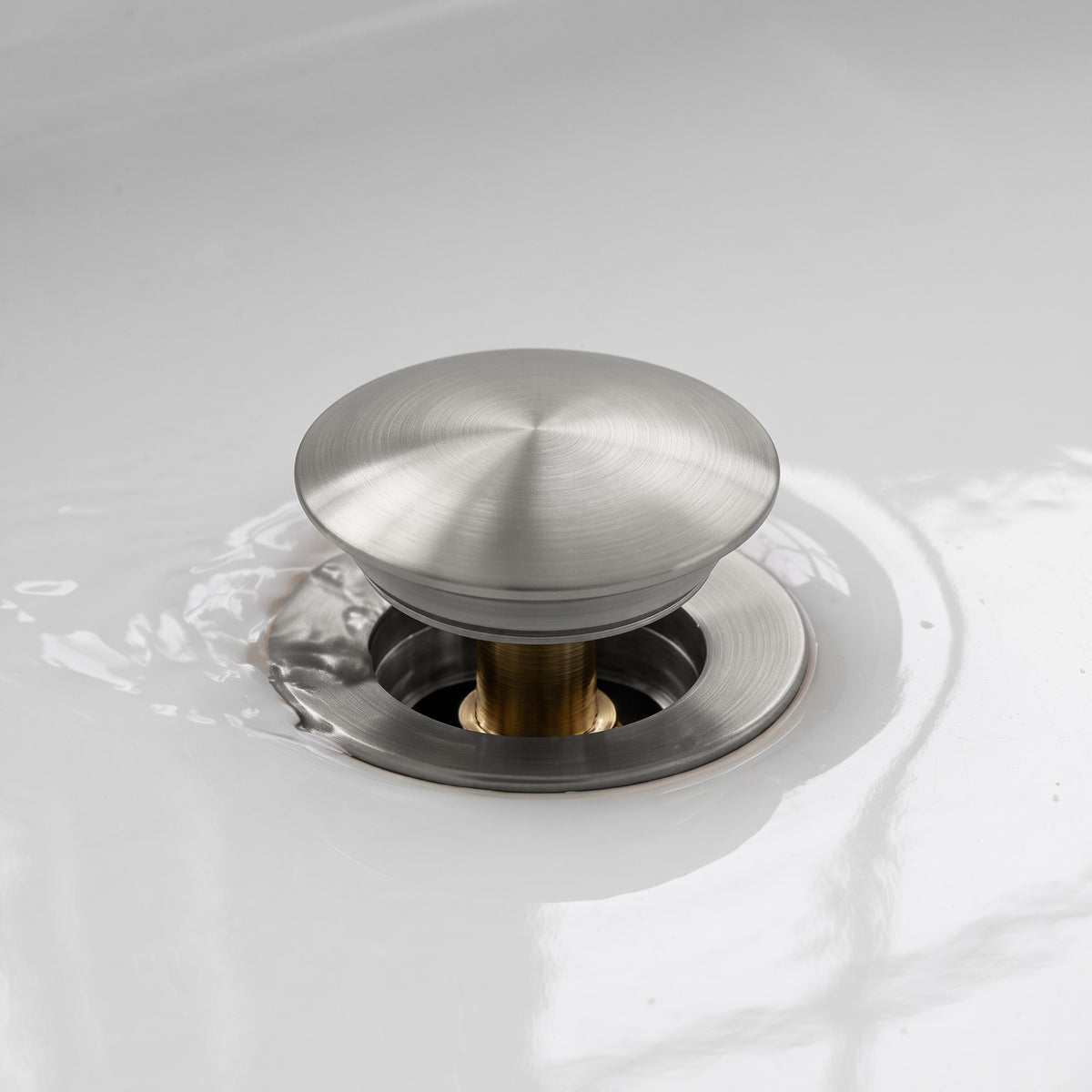Pop-Up Bathtub Drain with Overflow and Brass Construction