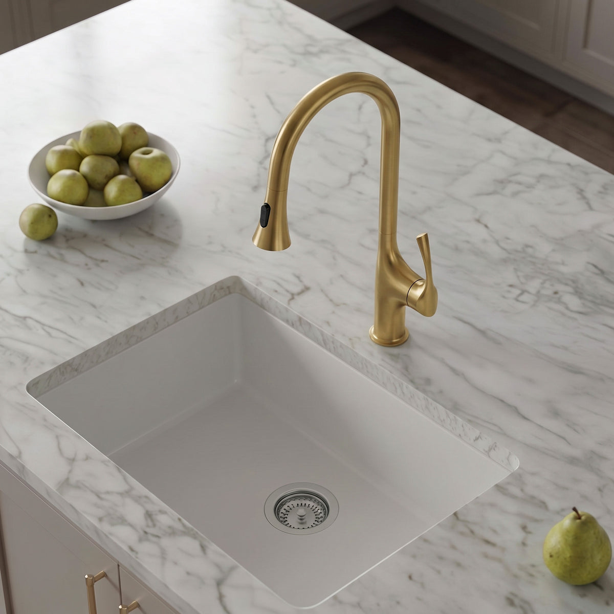 Pull-Down Kitchen Faucet with Dual-Mode Sprayer and Swivel Spout