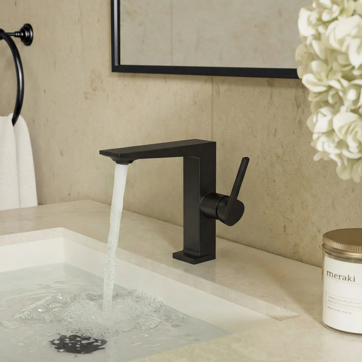 Single-Handle Bathroom Sink Faucet With Pop-Up Drain