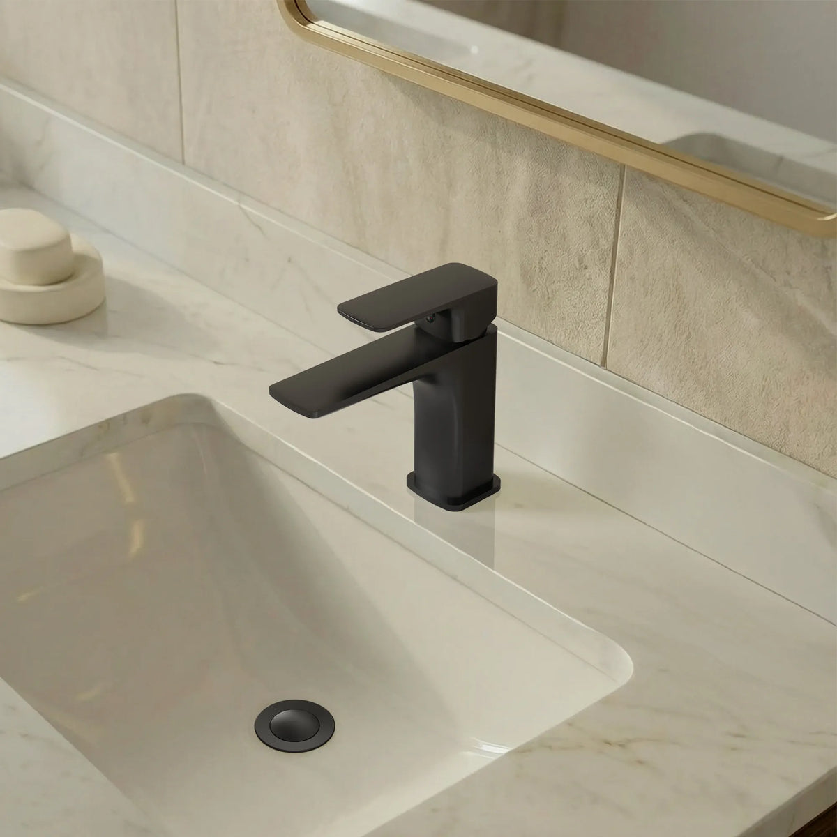 Single-Handle Bathroom Sink Faucet With Pop-Up Drain