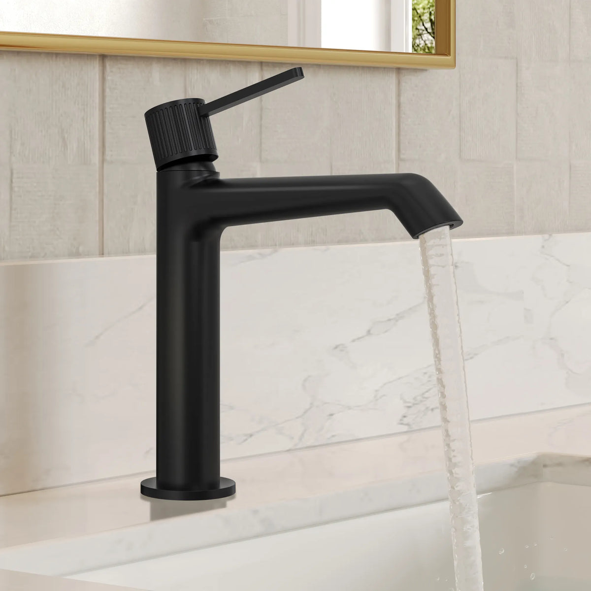 Single-Handle Bathroom Sink Faucet With Pop-Up Drain