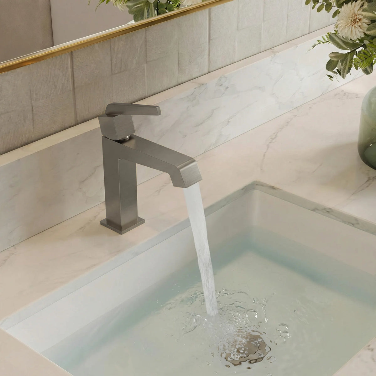 Single-Handle Bathroom Sink Faucet With Pop-Up Drain