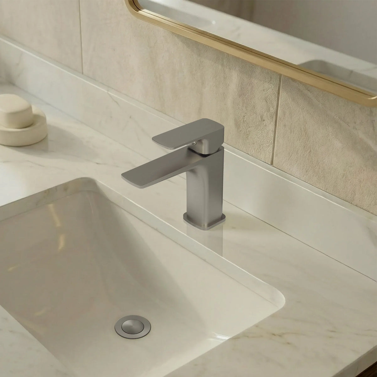 Single-Handle Bathroom Sink Faucet With Pop-Up Drain