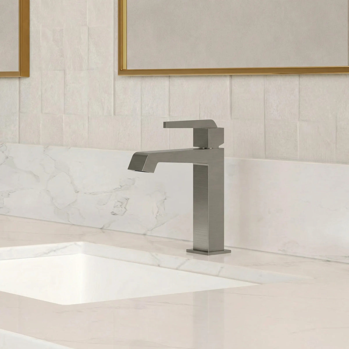 Single-Handle Bathroom Sink Faucet With Pop-Up Drain
