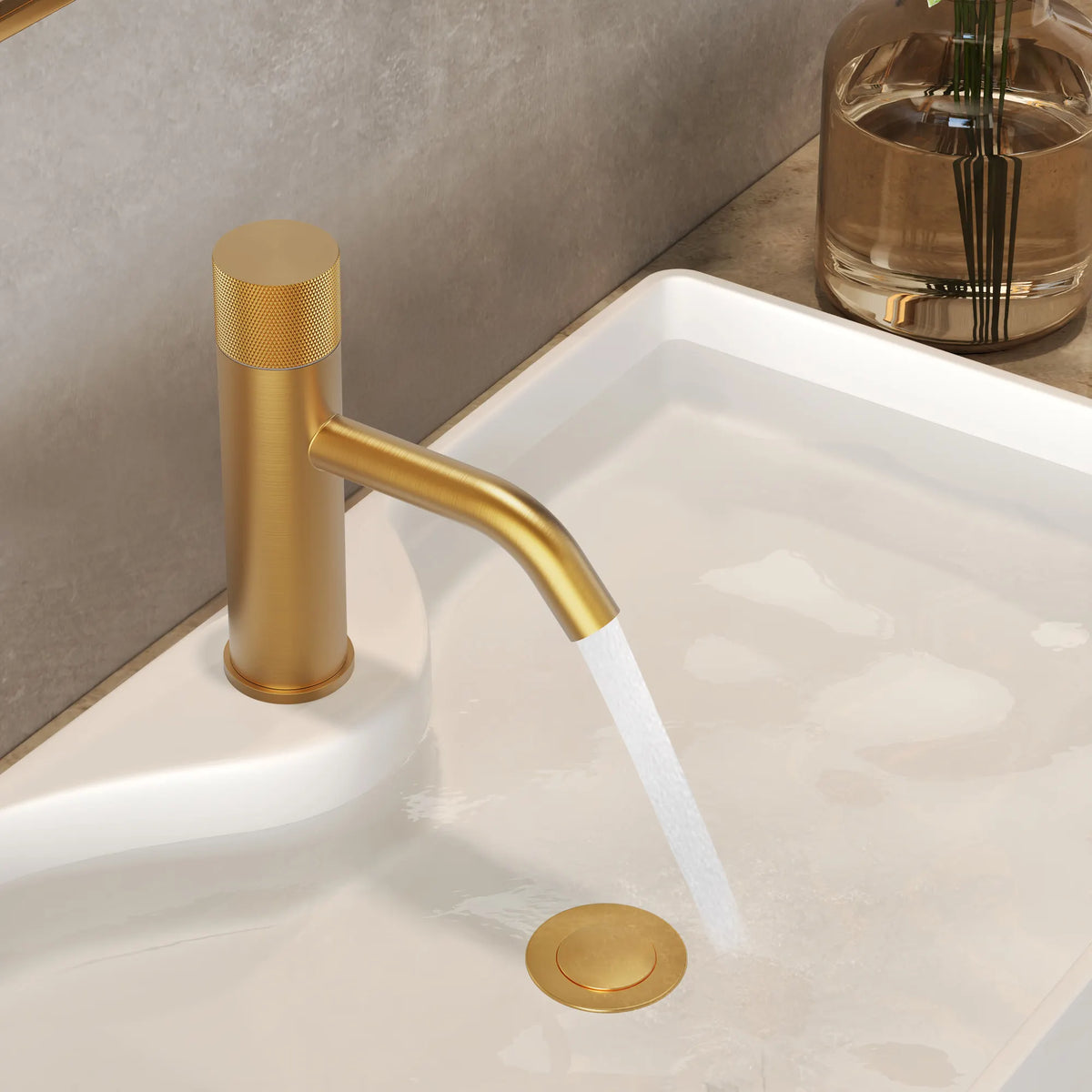 Single-Handle Bathroom Sink Faucet With Pop-Up Drain