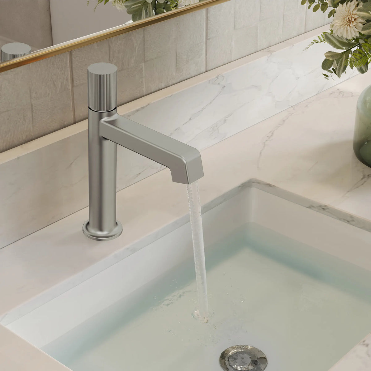 Single-Handle Bathroom Sink Faucet With Pop-Up Drain