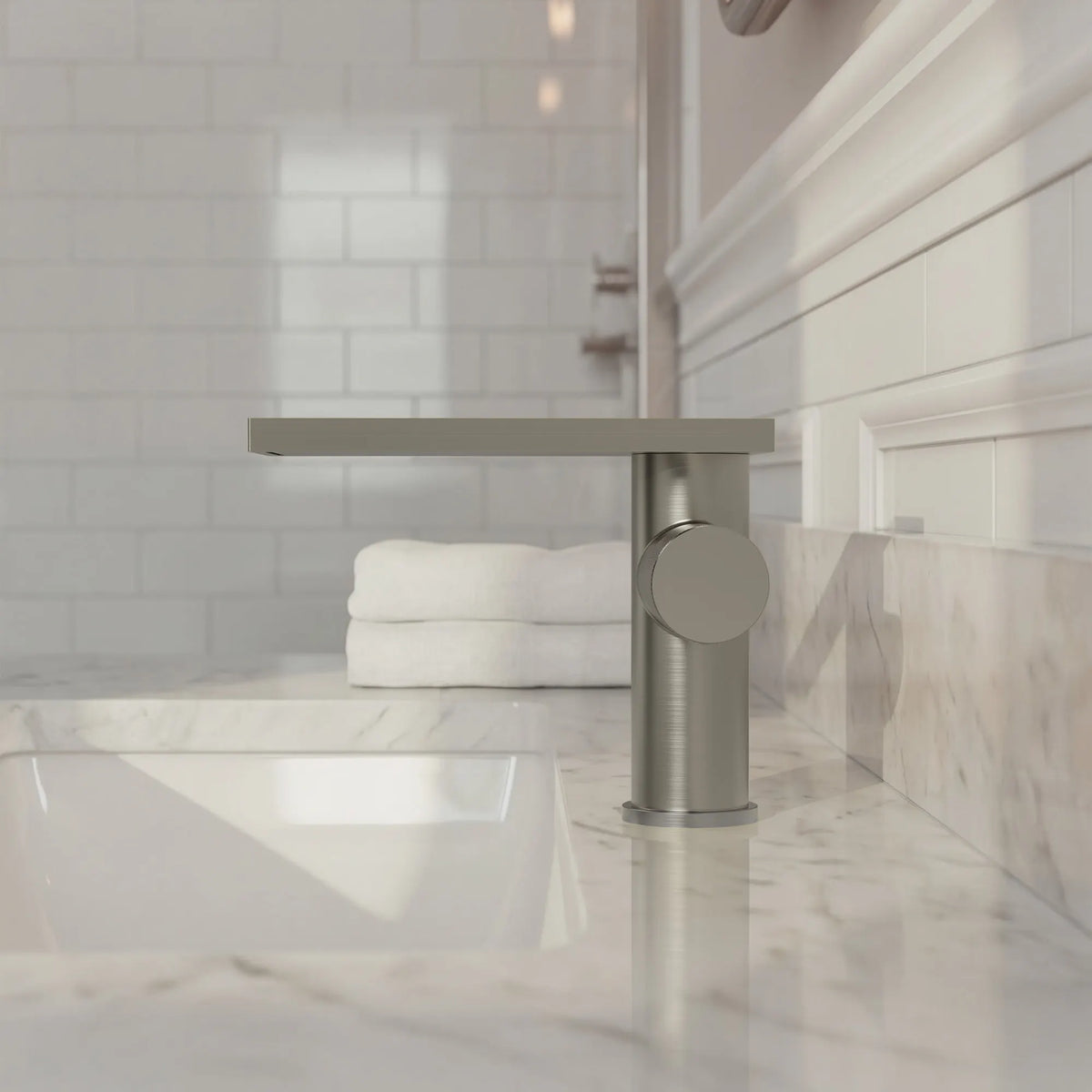 Single-Handle Bathroom Sink Faucet With Waterfall Spout And Pop-Up Drain