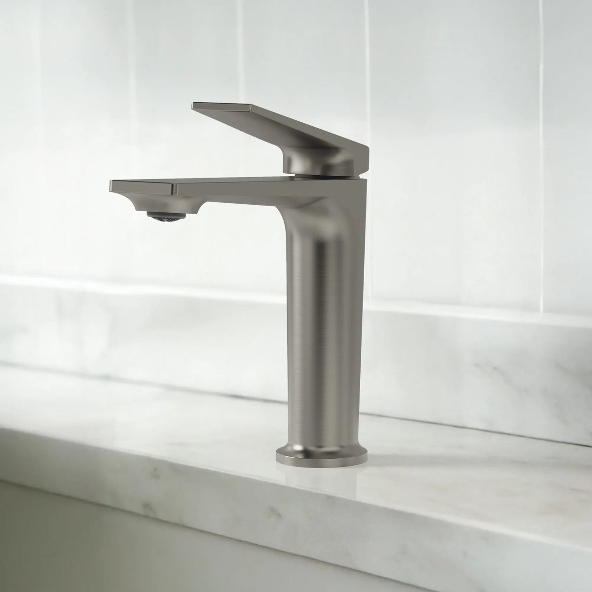 Single-Handle Bathroom Sink Faucet With Pop-Up Drain
