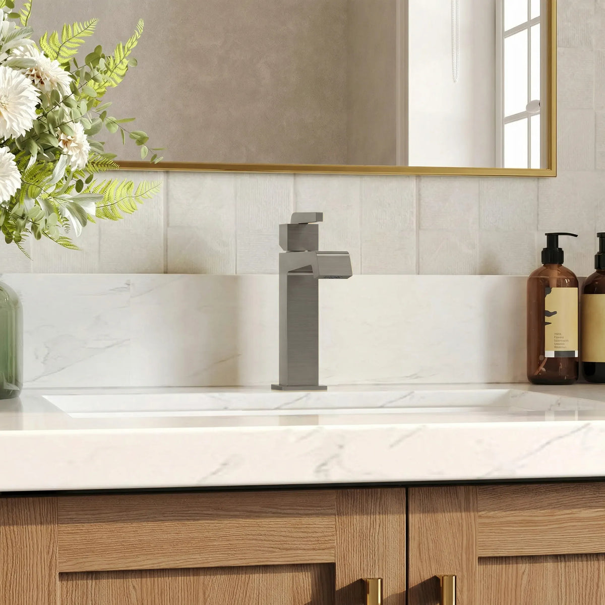 Single-Handle Bathroom Sink Faucet With Pop-Up Drain