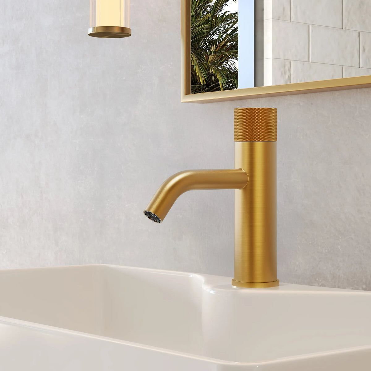 Single-Handle Bathroom Sink Faucet With Pop-Up Drain