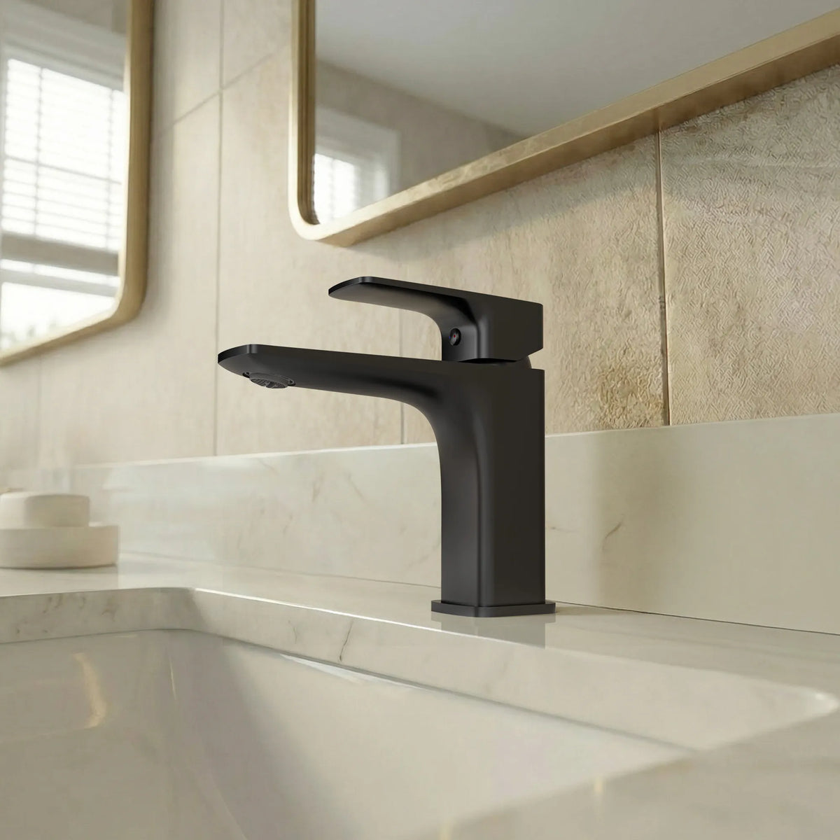 Single-Handle Bathroom Sink Faucet With Pop-Up Drain