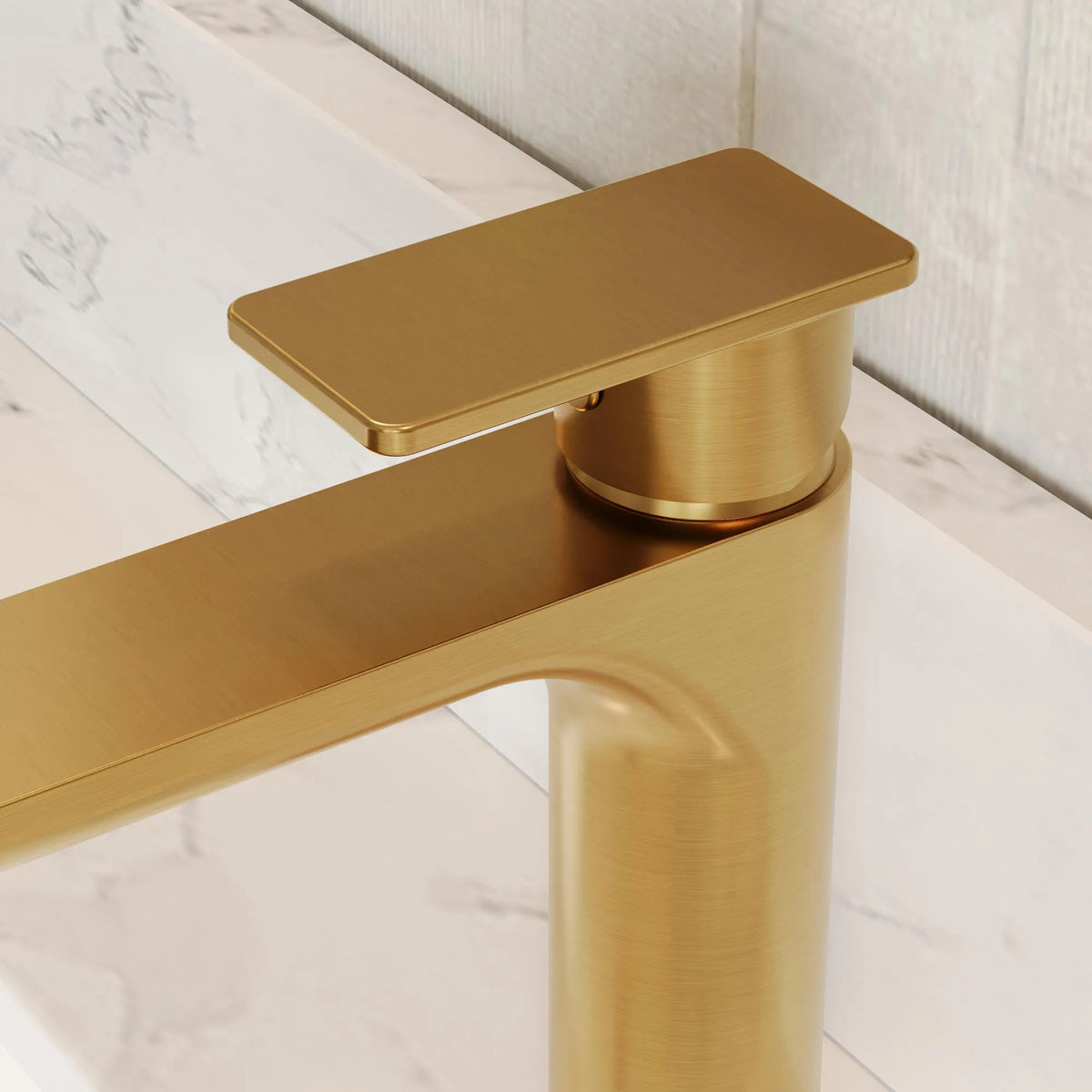 Single-Handle Bathroom Sink Faucet With Pop-Up Drain