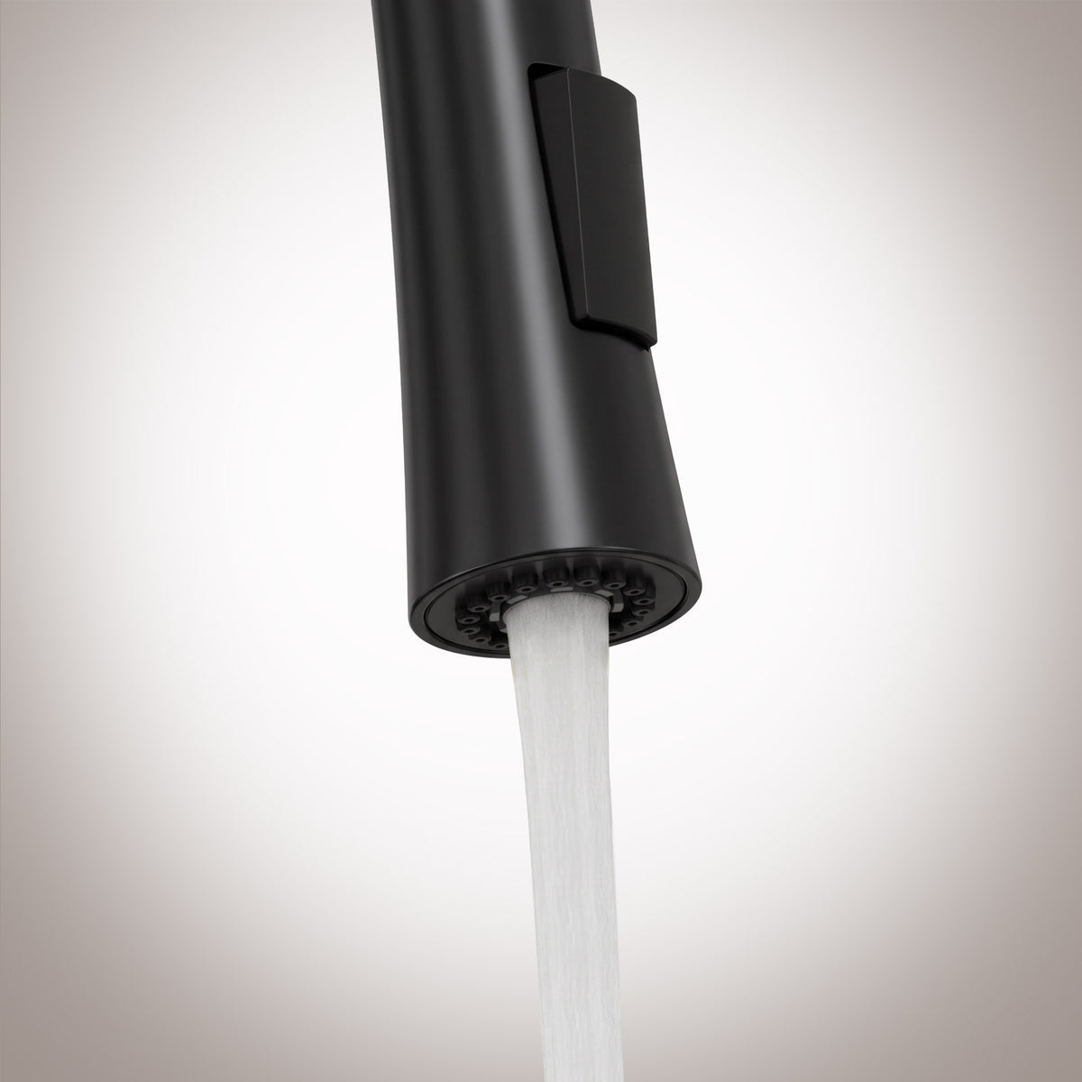 Single-Handle Pull-Down Kitchen Faucet With Dual Spray Modes