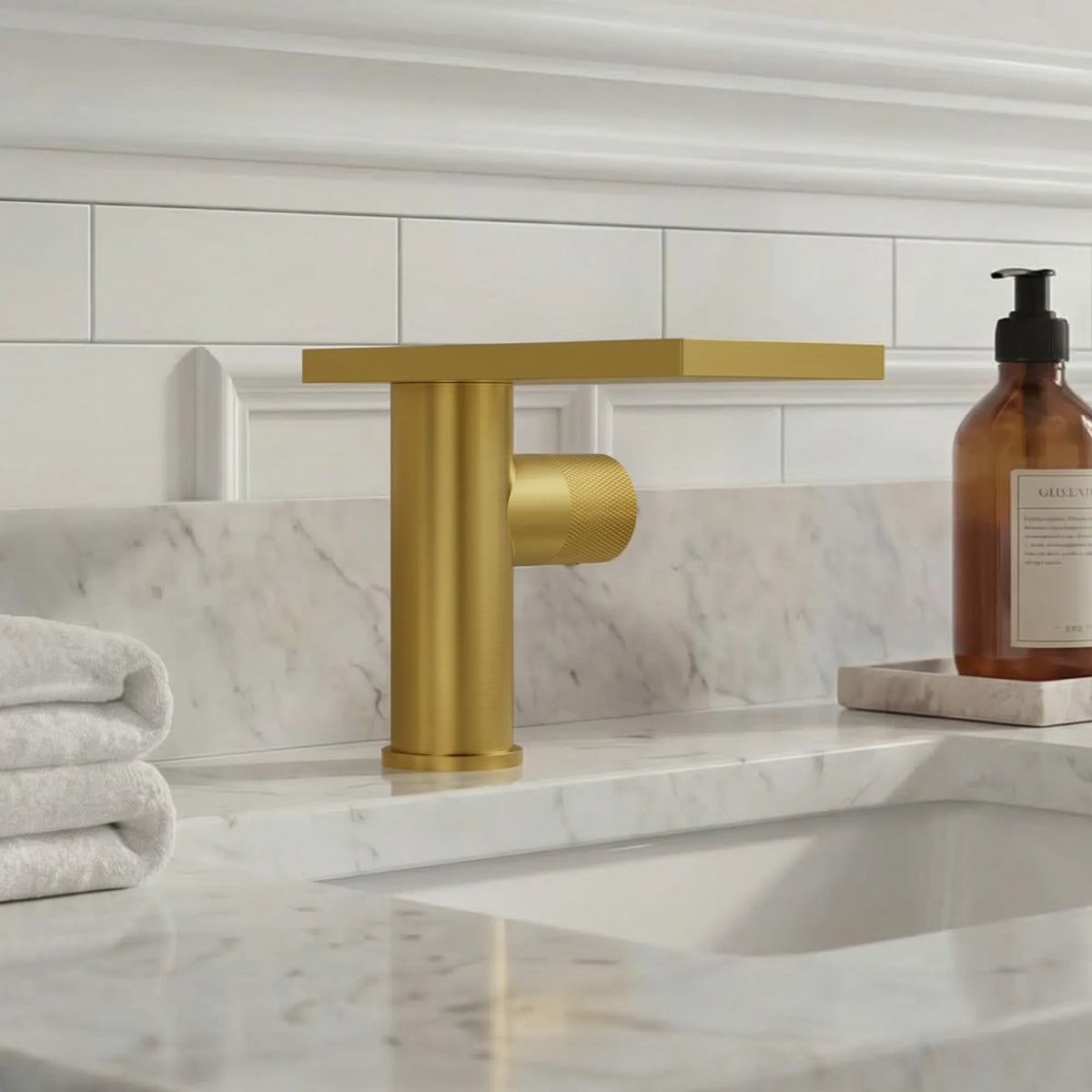 Single-Handle Bathroom Sink Faucet With Waterfall Spout And Pop-Up Drain