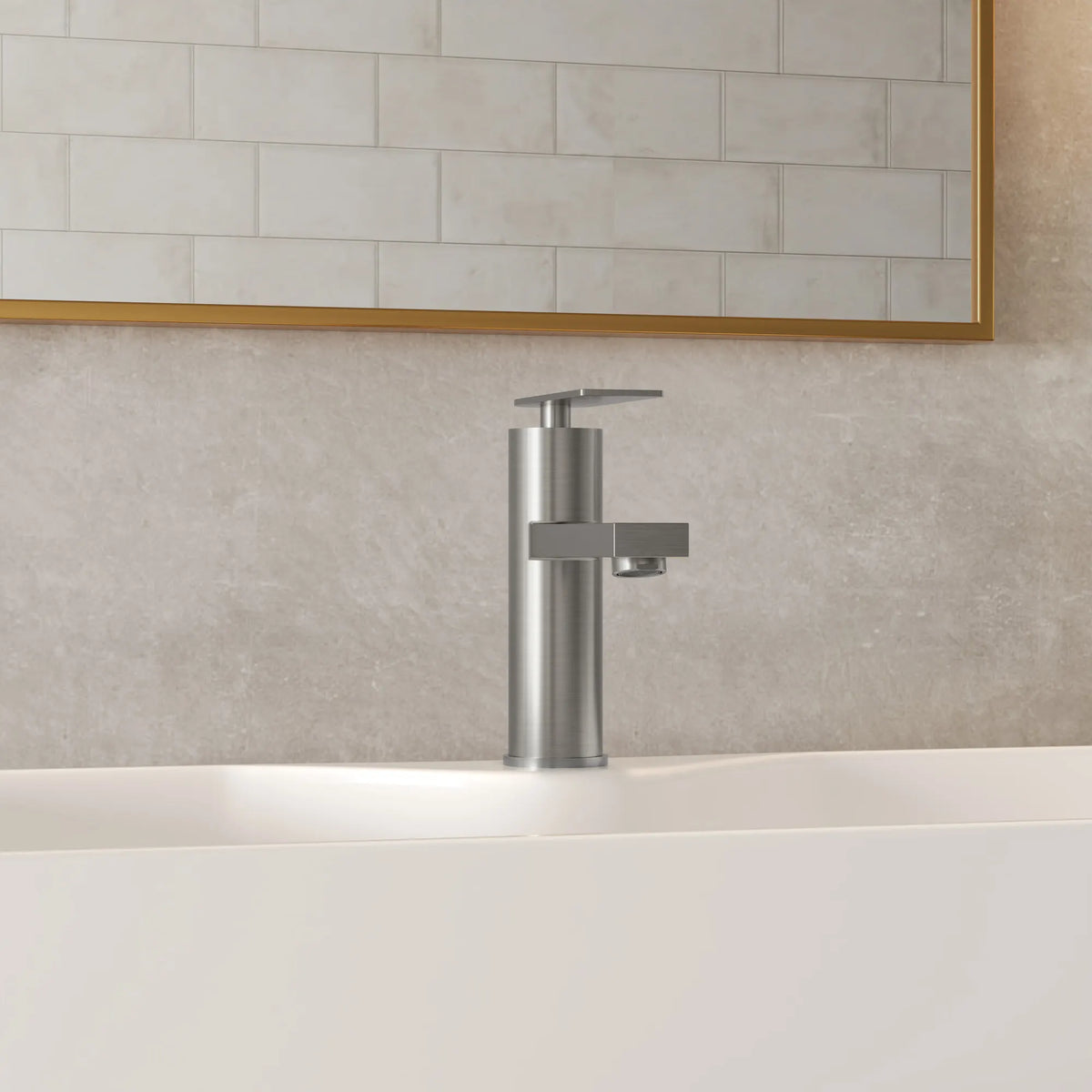Single-Hole Bathroom Sink Faucet With Pop-Up Drain