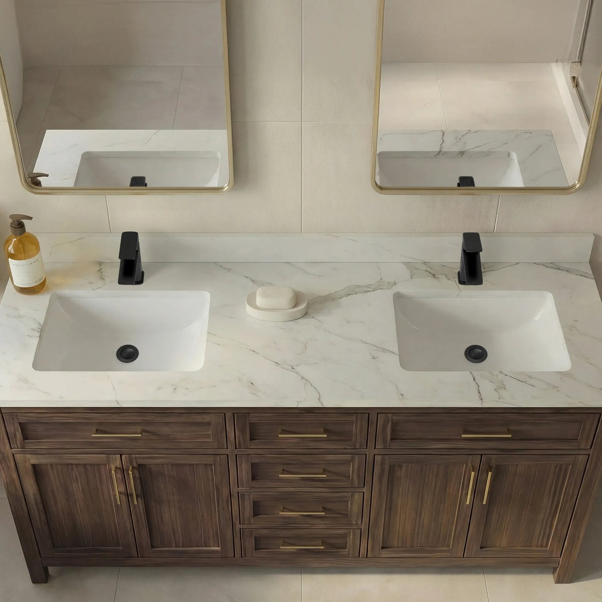 Single-Handle Bathroom Sink Faucet With Pop-Up Drain