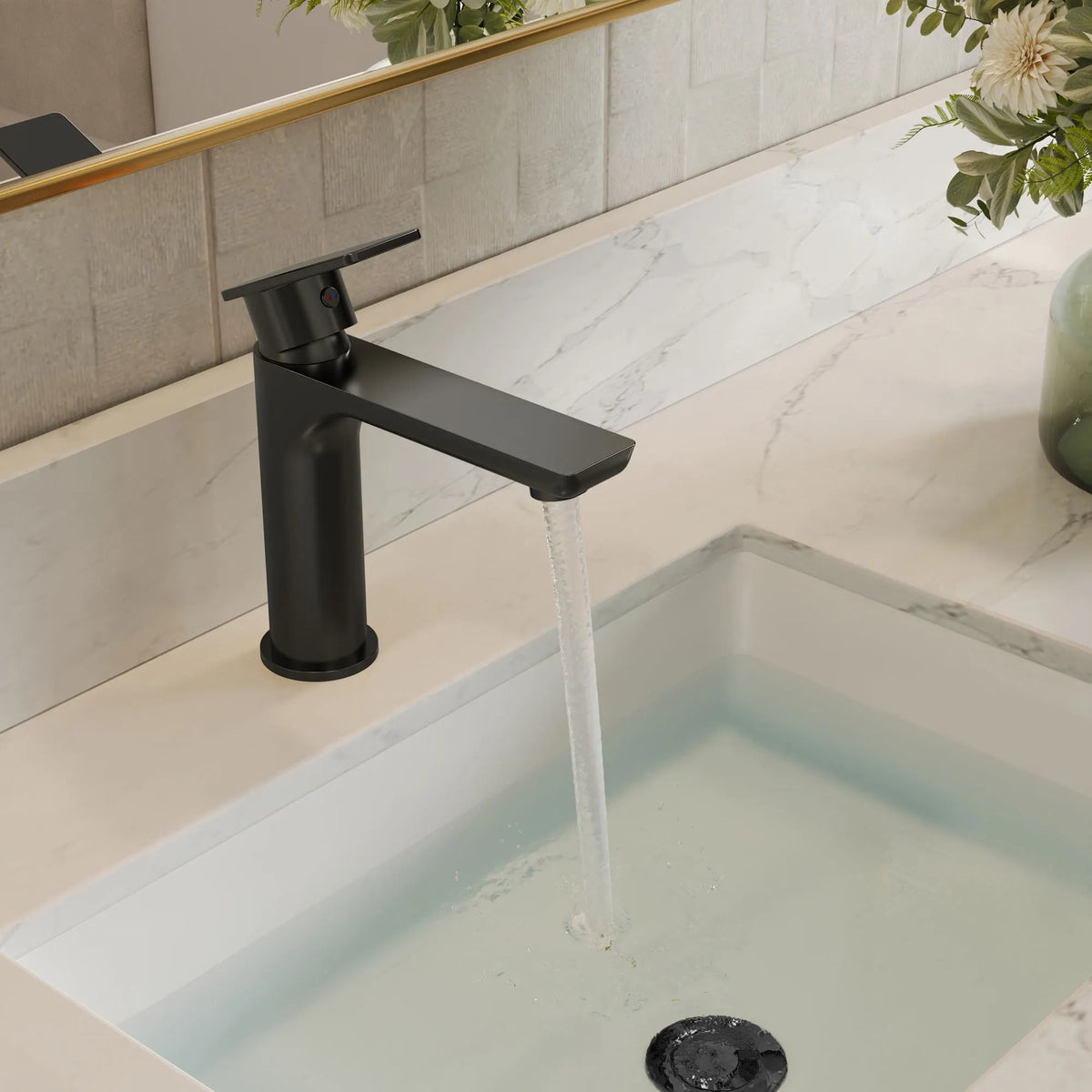 Single-Handle Bathroom Sink Faucet With Pop-Up Drain