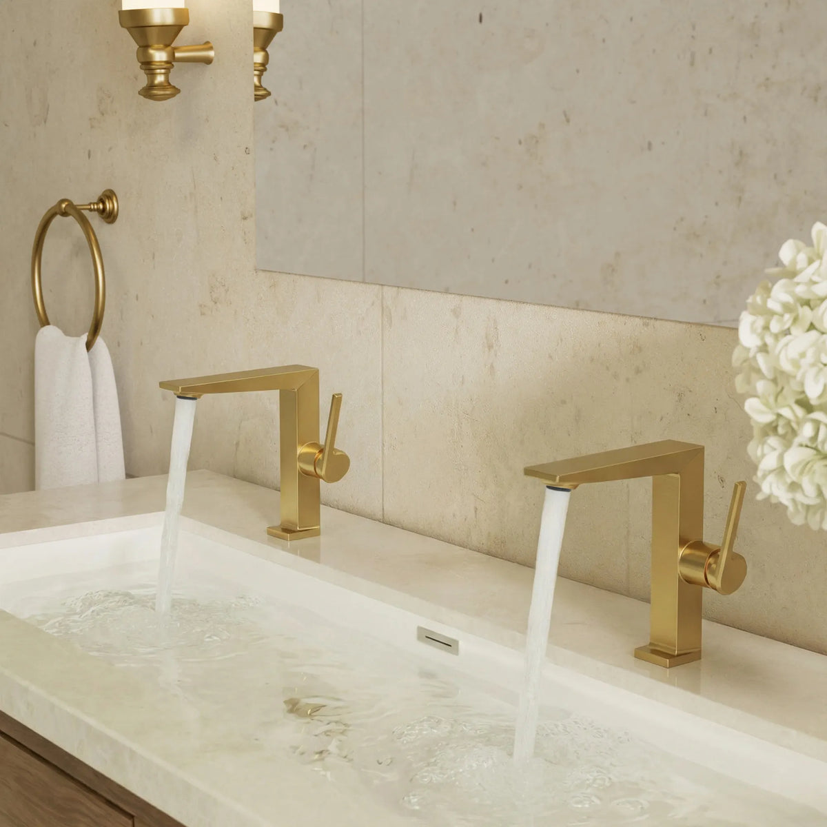Single-Handle Bathroom Sink Faucet With Pop-Up Drain
