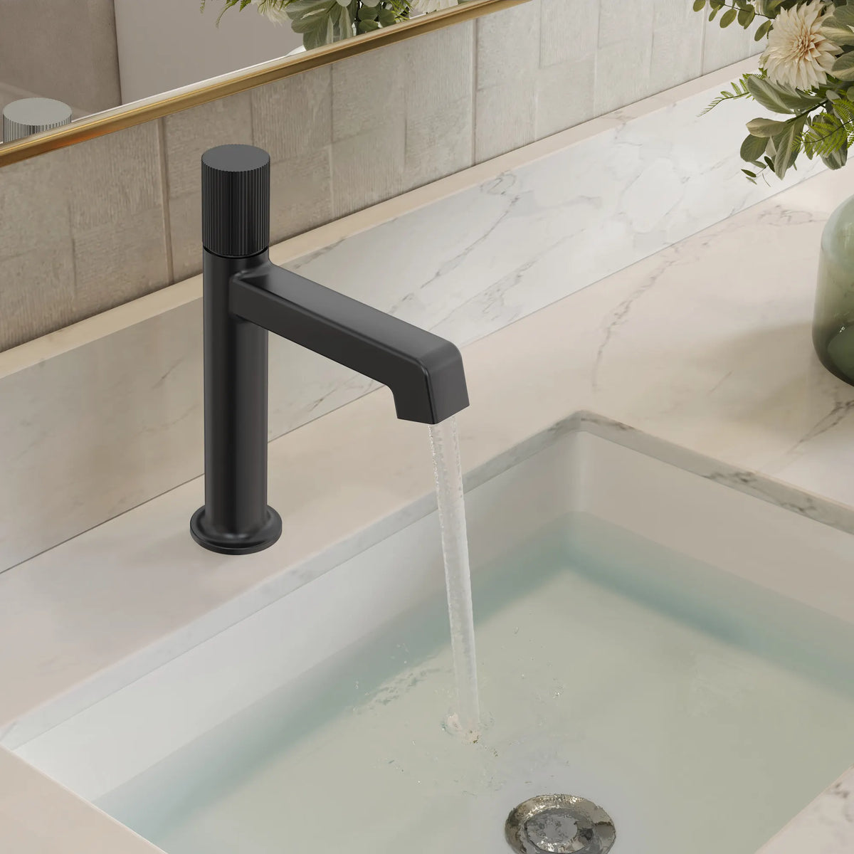 Single-Handle Bathroom Sink Faucet With Pop-Up Drain