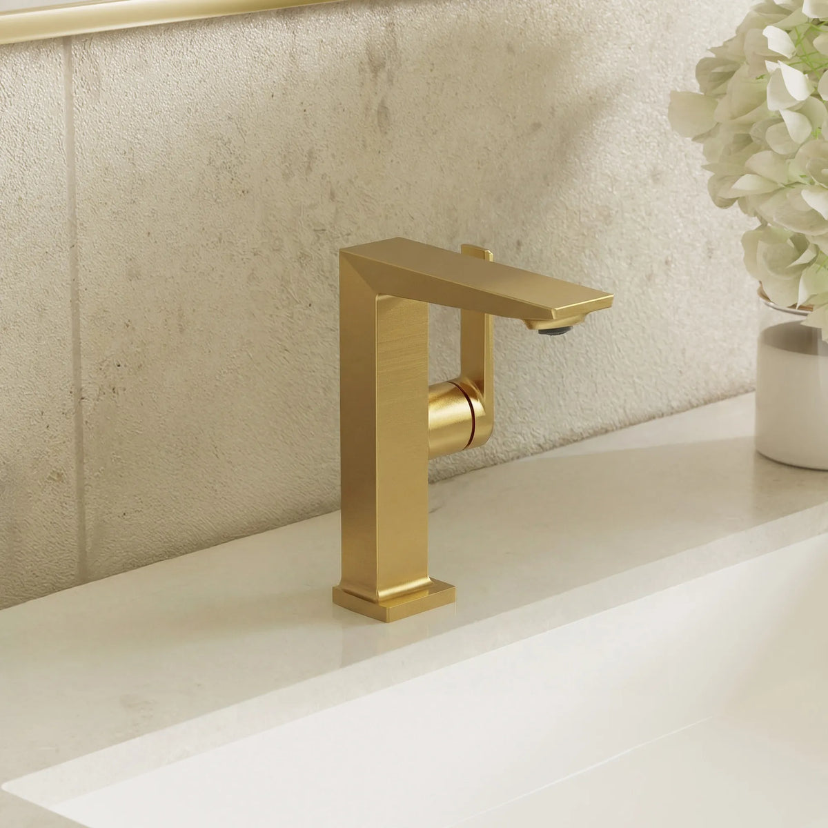 Single-Handle Bathroom Sink Faucet With Pop-Up Drain